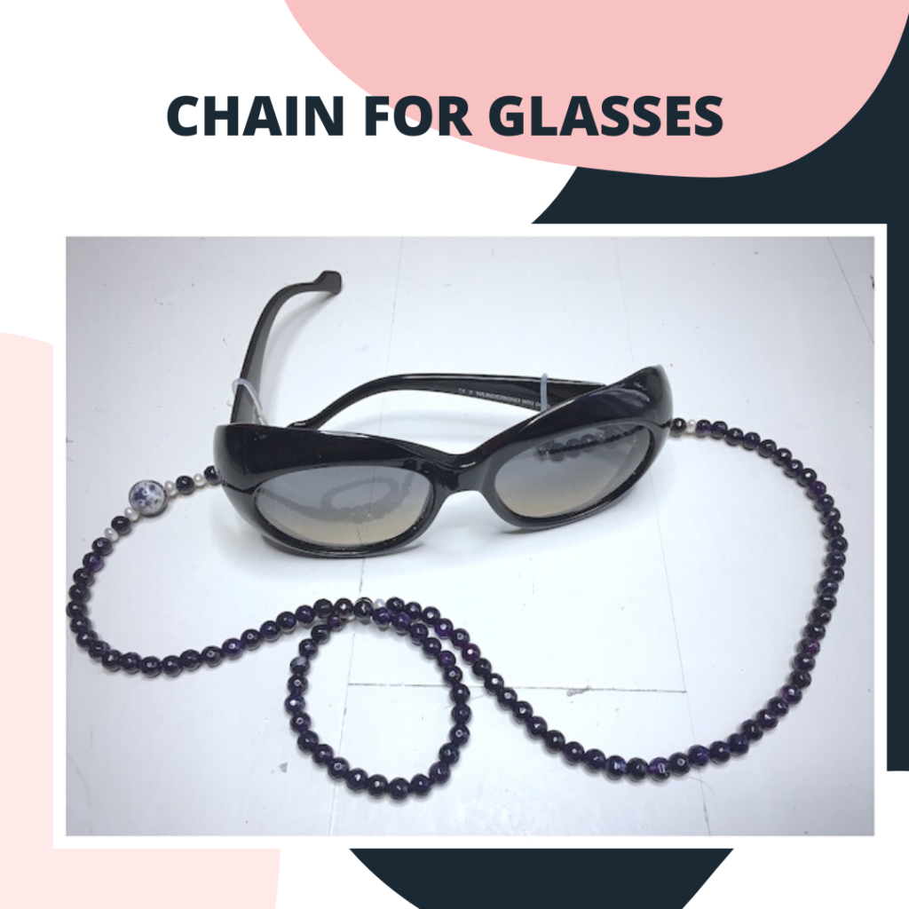 Advertising of glasses chains.